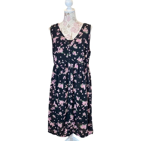 Torrid Button Up Sleeveless V-neck Black and Punk Floral Dress Size 1 - Picture 1 of 9